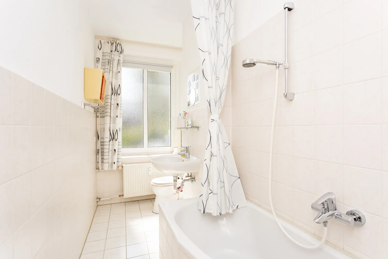 Badezimmer mit Badewanne