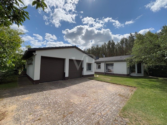 versiegelte Fläche vor Garage