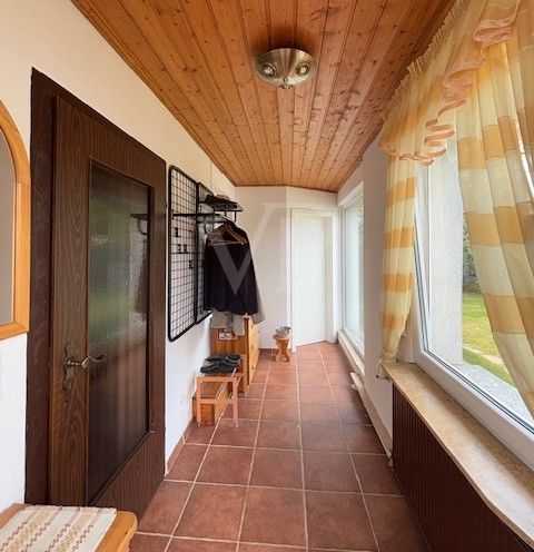 Windfang mit Zugang Gäste WC