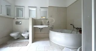 von_poll_real_estate_property_25412016_image_9