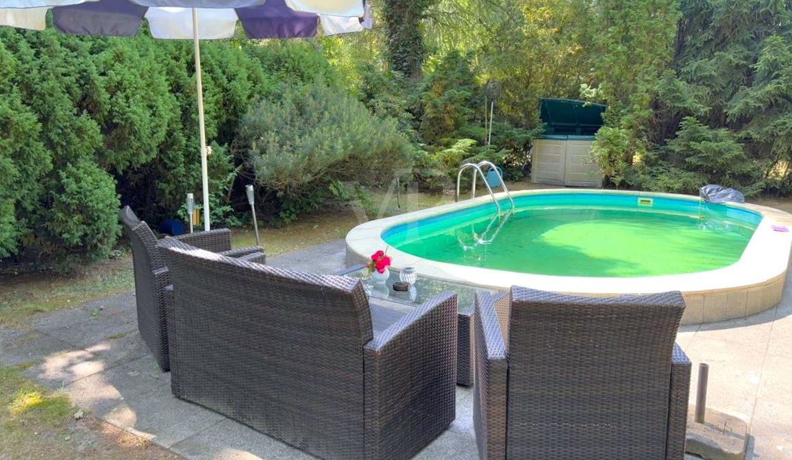 Blick zum Pool