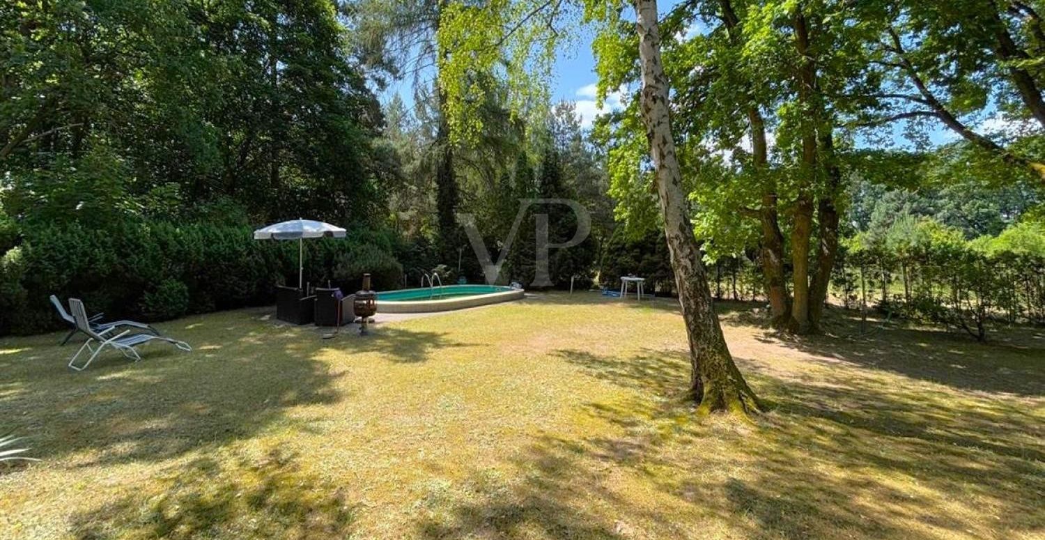 Blick zum Pool