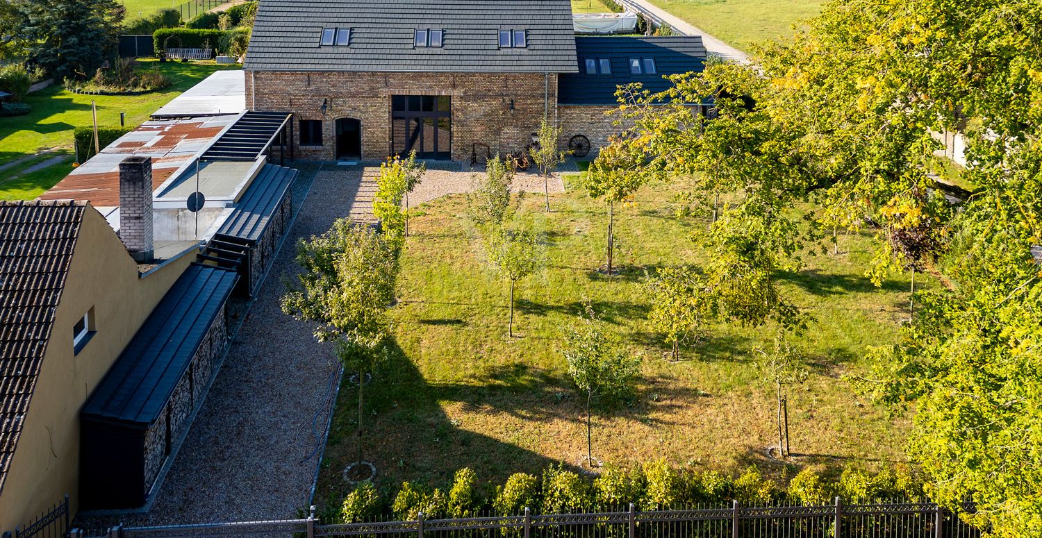 Grundstückszufahrt Haupthaus