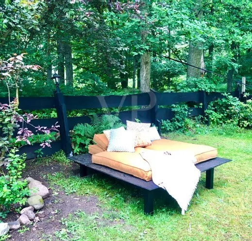 Liegefläche im Garten