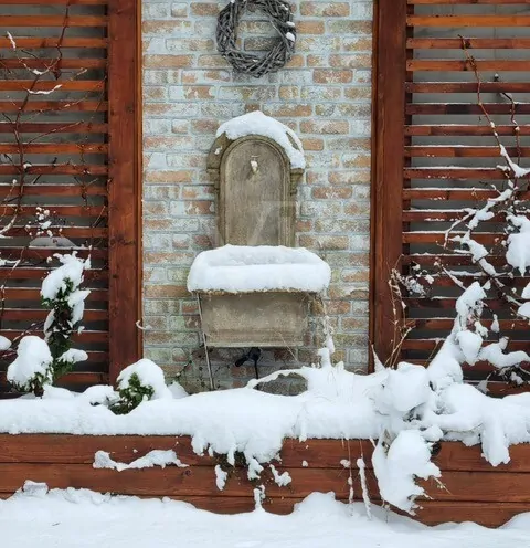 Wandbrunnen Winter