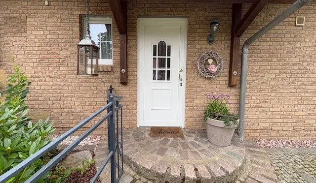 überdachter Hauseingang