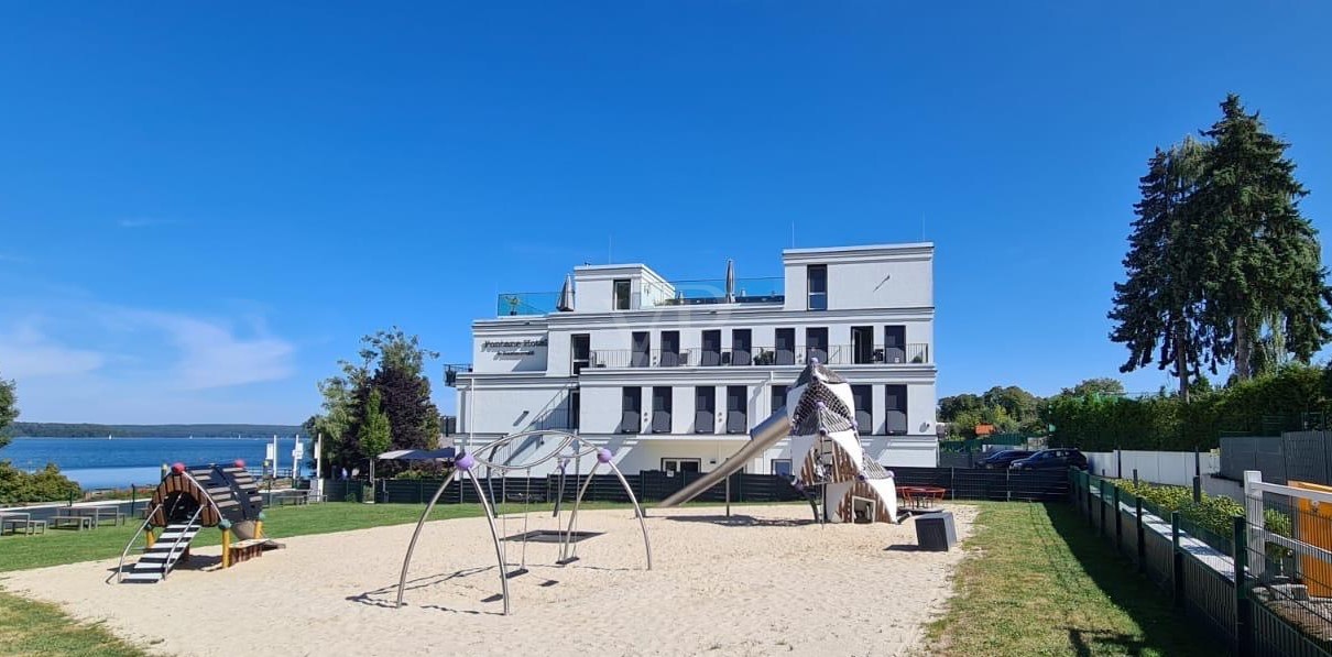 Hotel am Werbelinsee  (ca. 7 km entfernt)