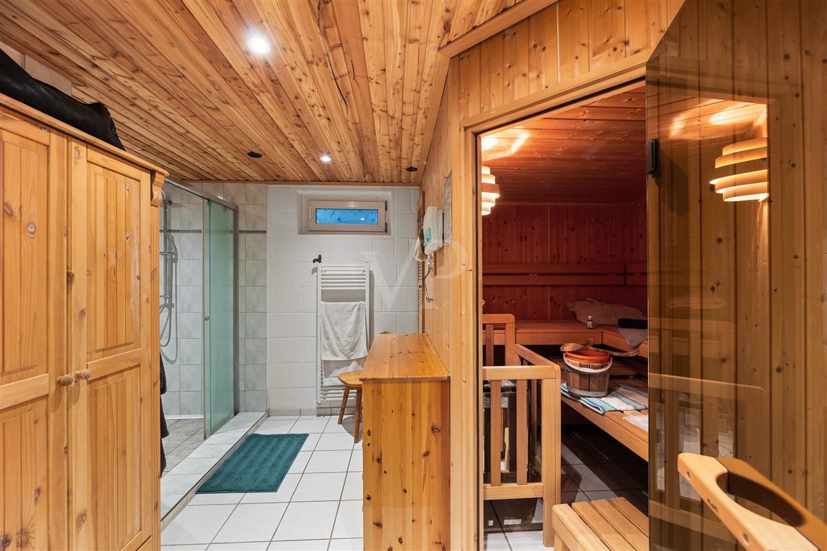 Sauna mit Dusche
