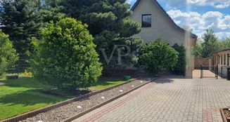 von_poll_real_estate_property_25412018_image_1