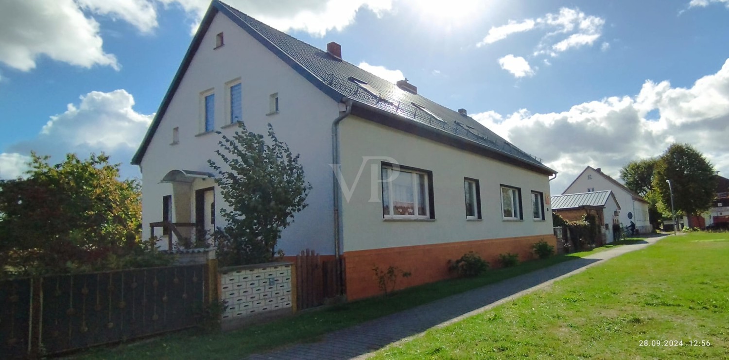 Haus straßenseitig