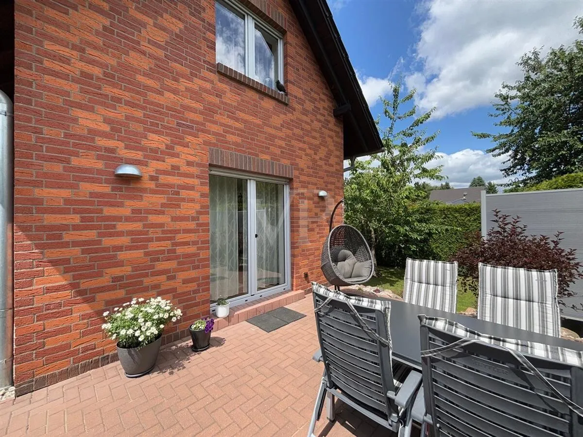 Pure quality of life – semi-detached house in a sought-after location in Wandlitz – green. Quiet. Home!