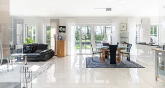 von_poll_real_estate_property_25412026_image_7