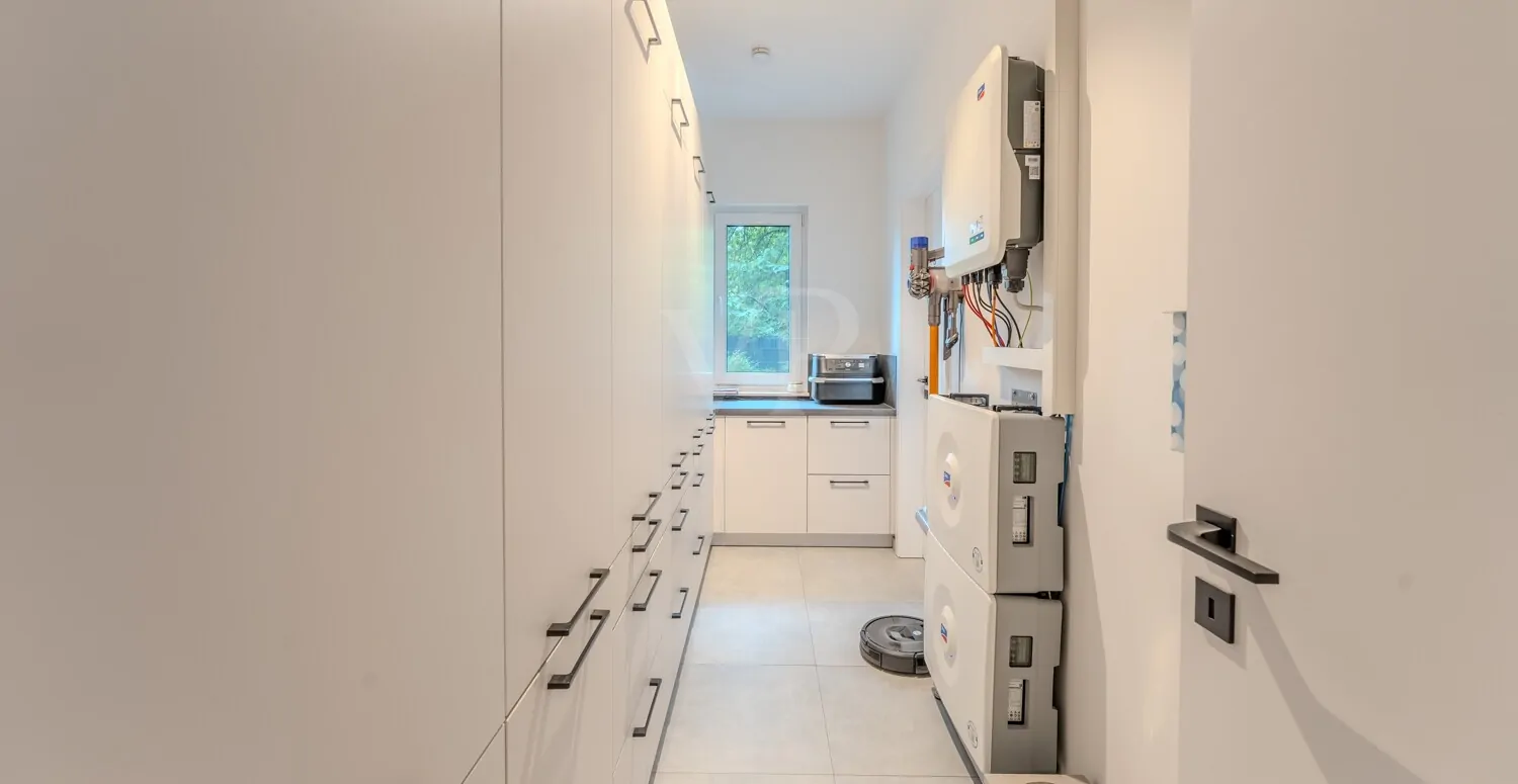 HWR / Technik / Einbauschränke