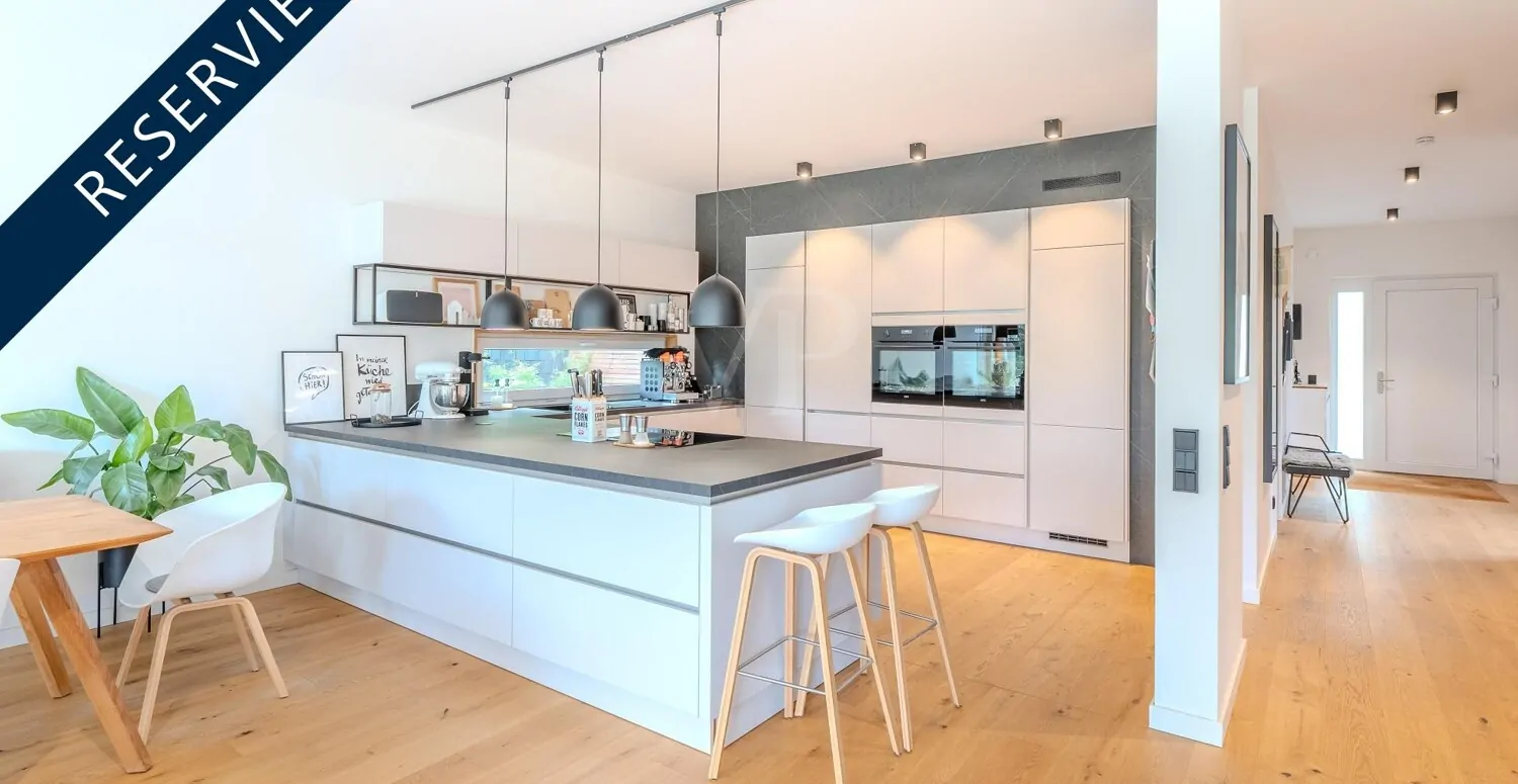 Blick_vom_Wohnbereich_in_Küche (1)