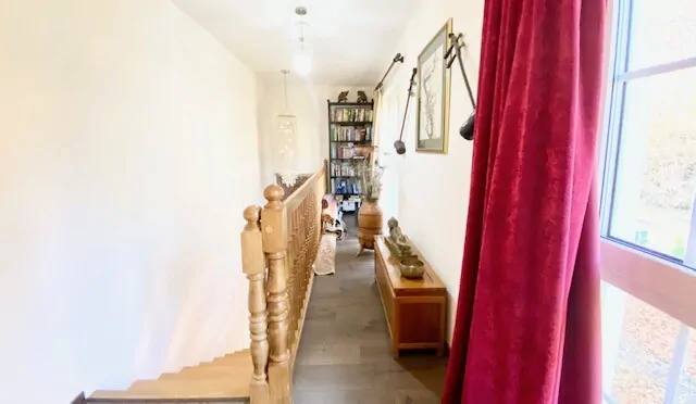 Treppe ins Obergeschoss