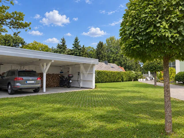 Doppel Carport im Zufahrtsbereich