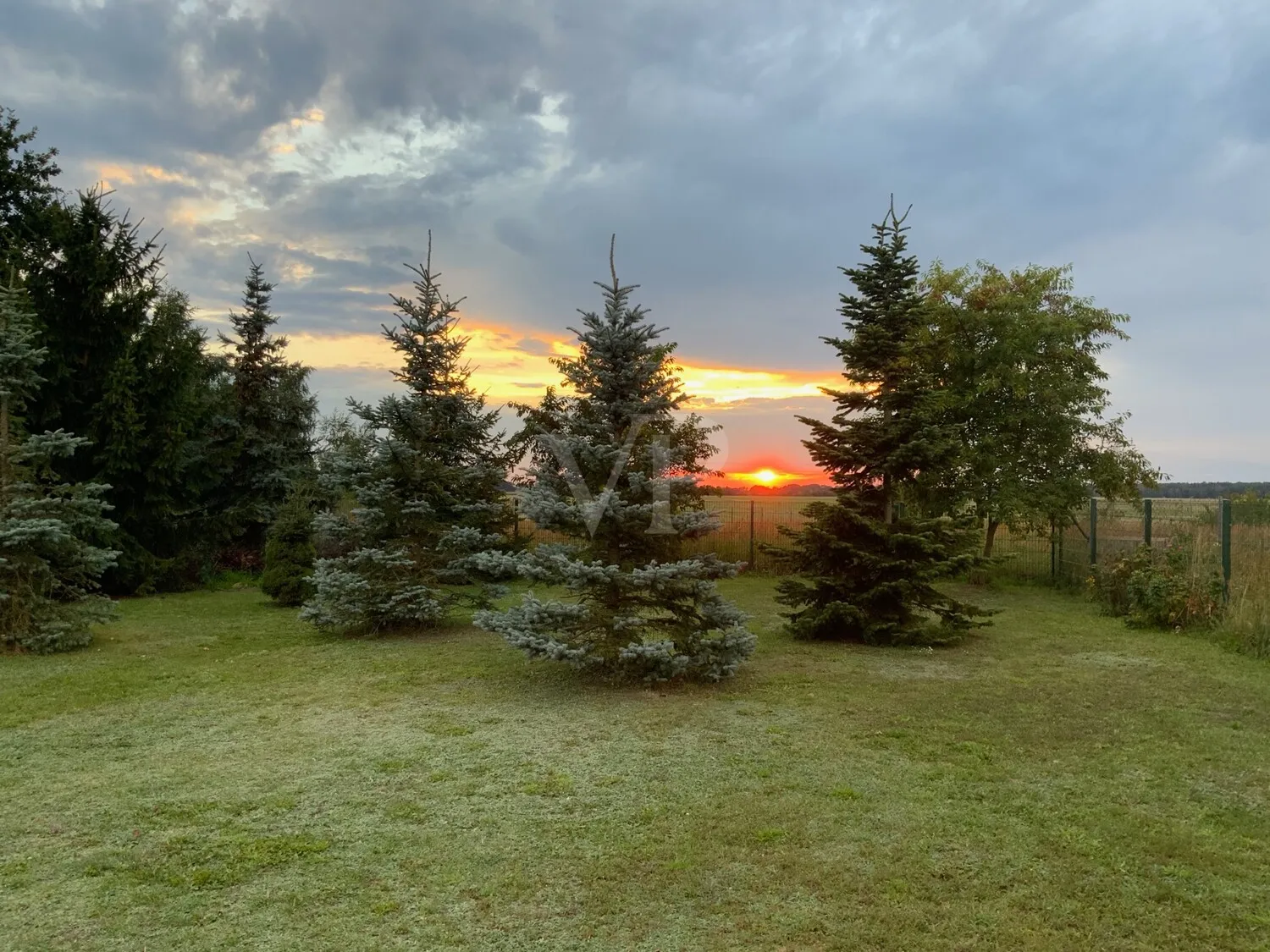 Sonnenuntergang Grundstücksende