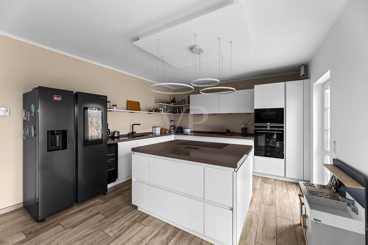 Küche mit Kochinsel