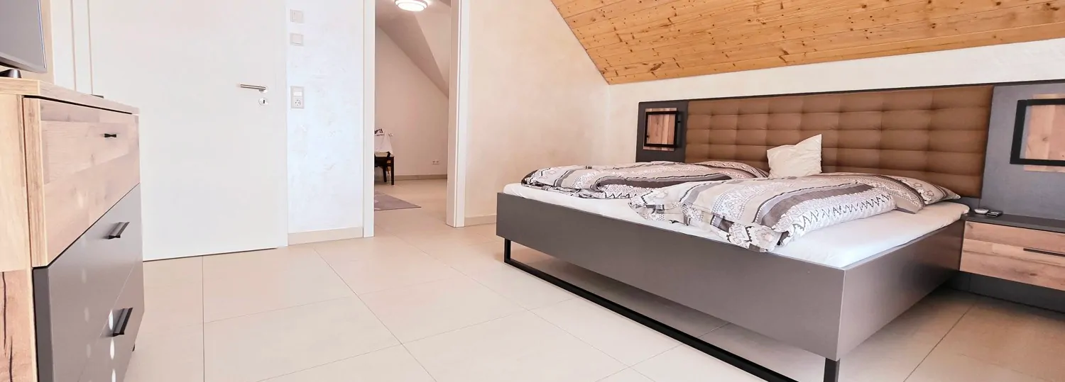 Schlafzimmer & Ankleide