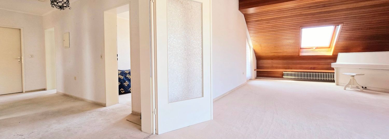 Wohn-/Esszimmer DG