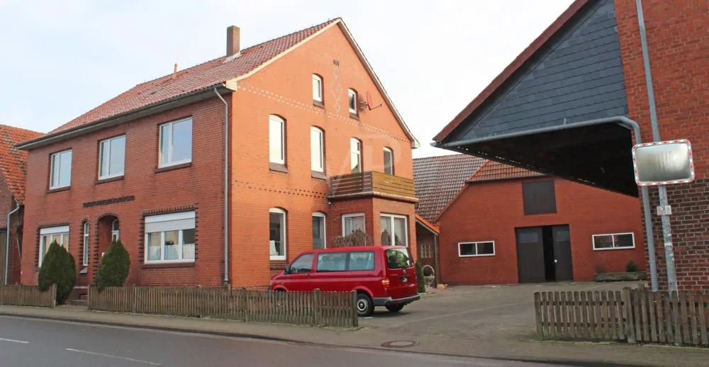 Wohnhaus Strraßenseite