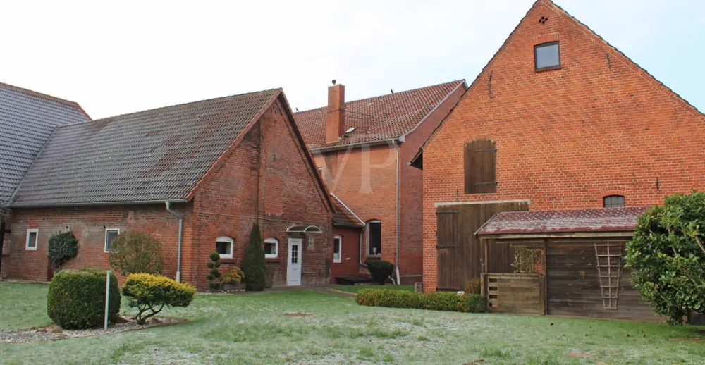 Zwischenbau /Scheune