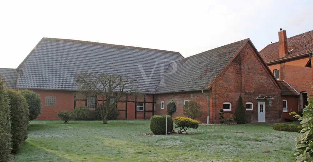 Zwischenbau / Wirtschaftsgebäude