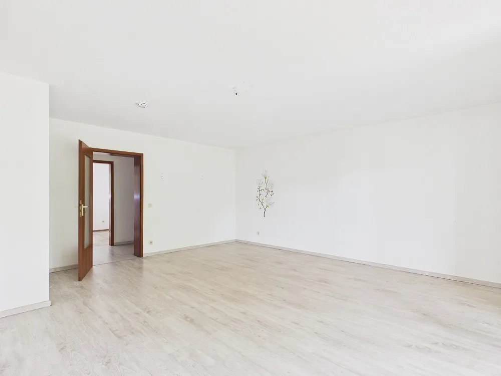 Wohnzimmer Blick zum Flur