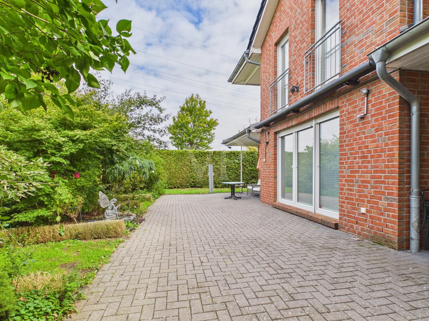 Großzügiges Einfamilienhaus mit hohem Standard
in ruhiger Lage Seelze/Letter