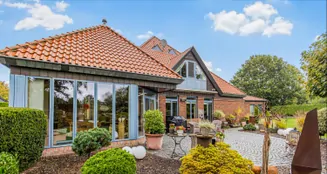 von_poll_real_estate_property_25053136_image_0