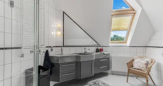 von_poll_real_estate_property_25053136_image_9