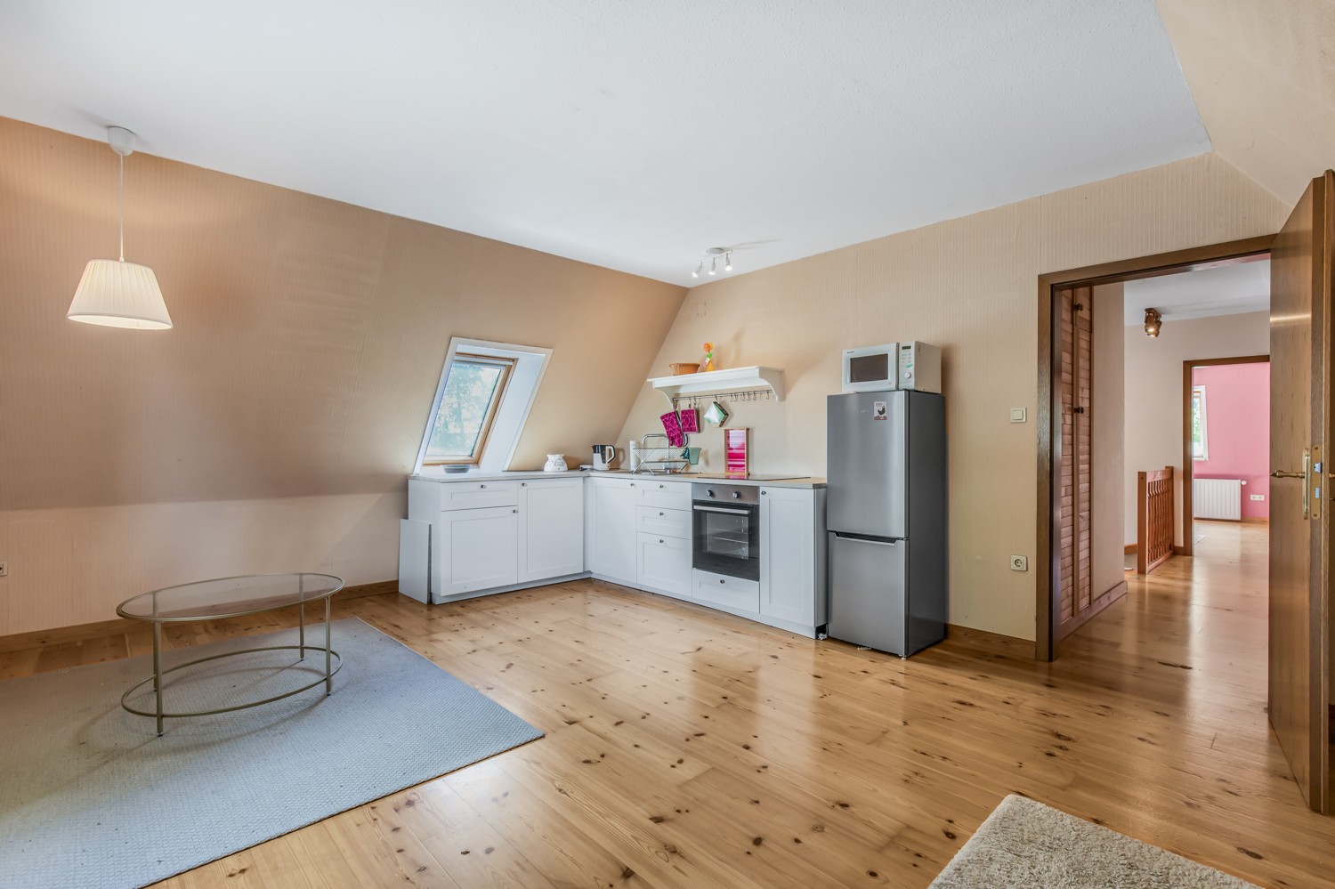 Zimmer mit Pantryküche