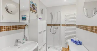 von_poll_real_estate_property_25053094_image_1