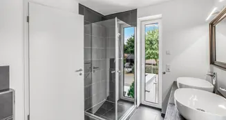 von_poll_real_estate_property_25053122_image_6