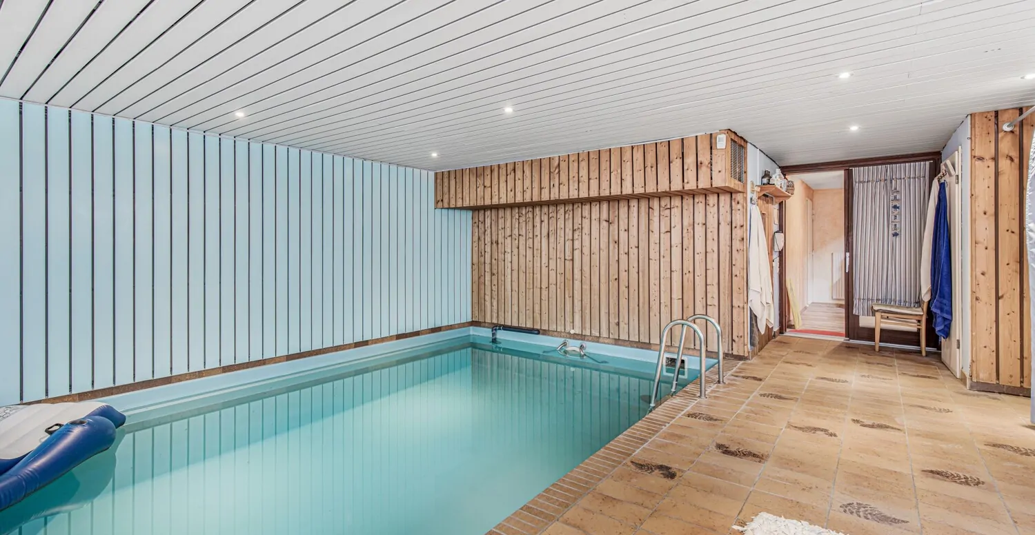 Schwimmbad mit Sauna
