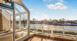 von_poll_real_estate_property_26053021_image_0