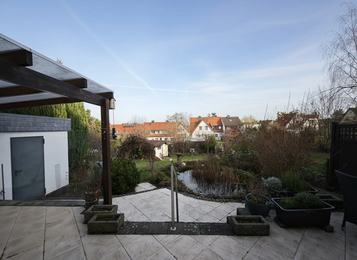 Terrasse teilweise überdacht