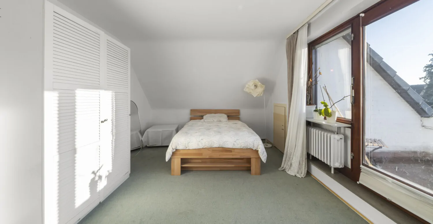 Schlafzimmer OG mit Balkon