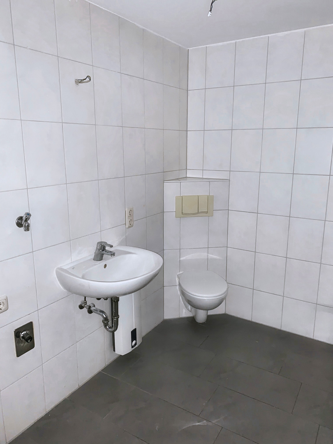 Bad 1.OG Mitte