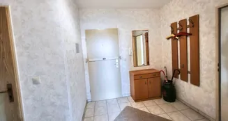 von_poll_real_estate_property_LV700_image_1