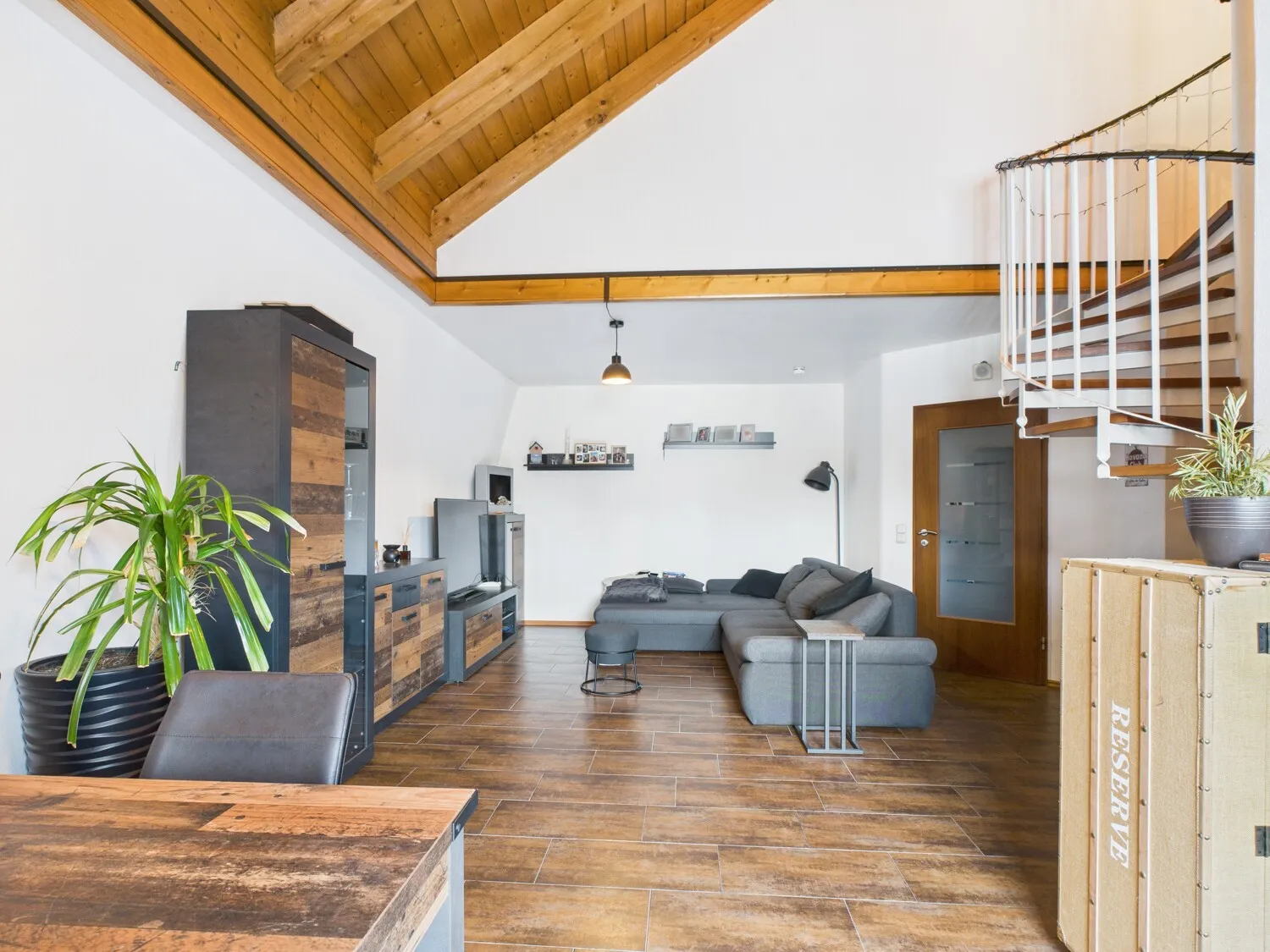 Wohn - und Esszimmer