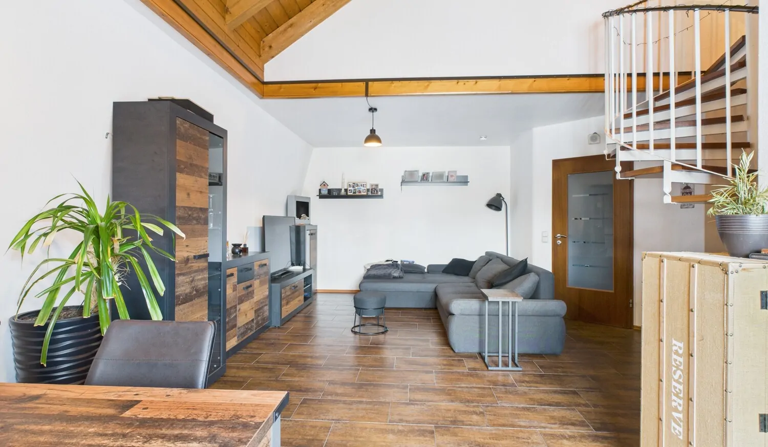 Wohn - und Esszimmer