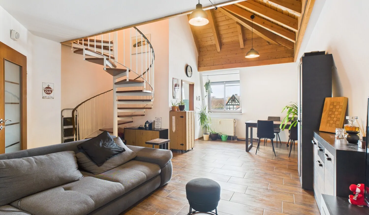 Wohn- und Essbereich