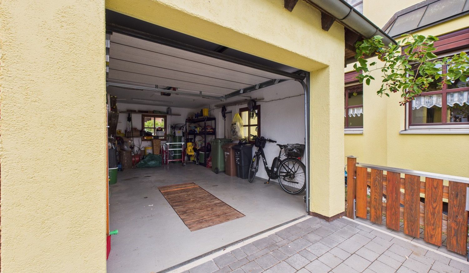 Garage mit Grube