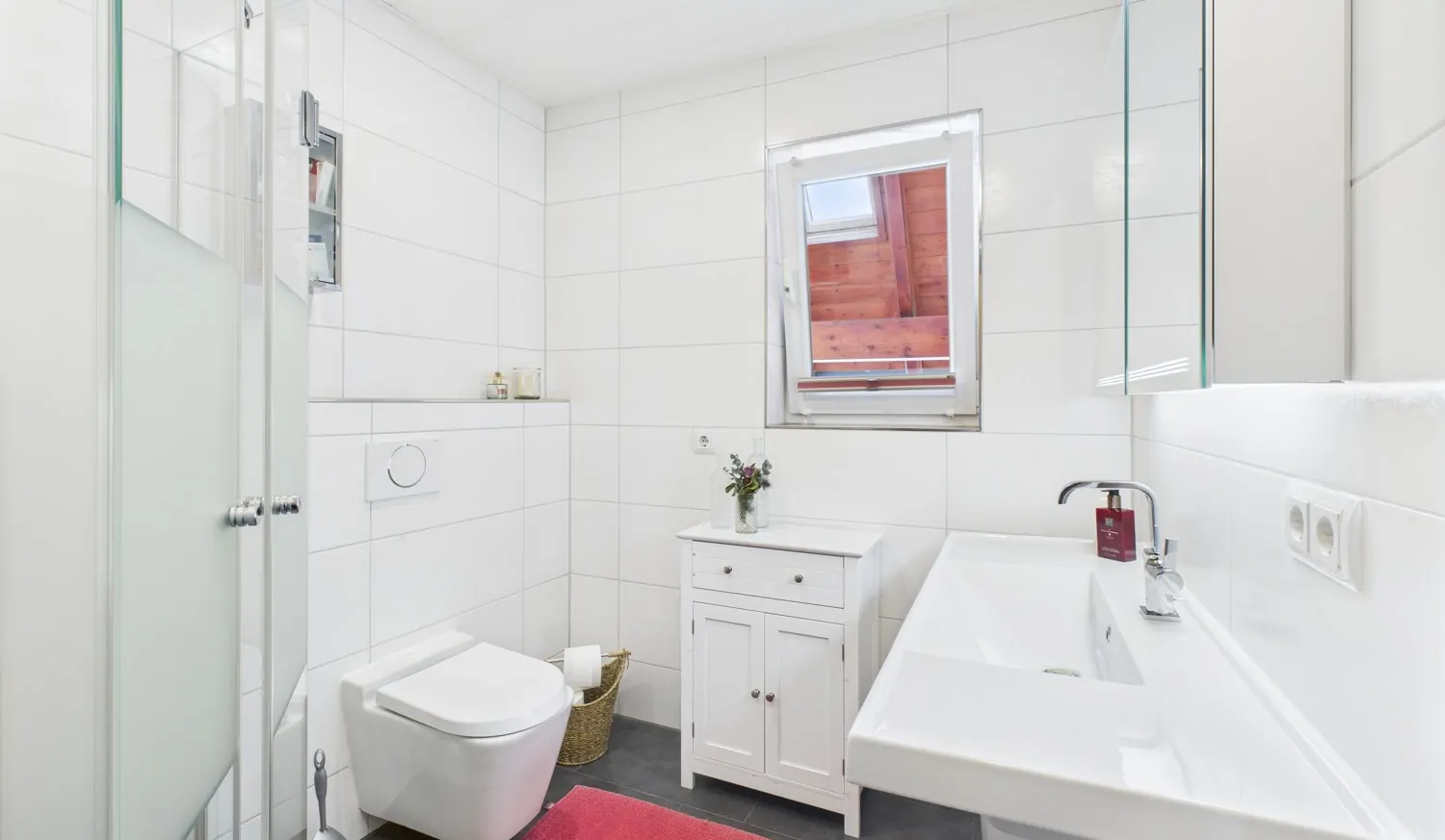 Gäste-WC mit Dusche