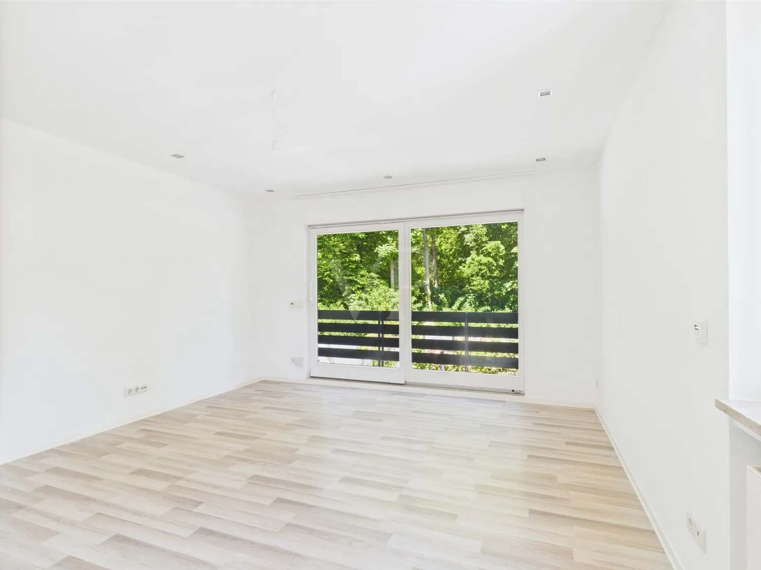 Zimmer mit Balkon