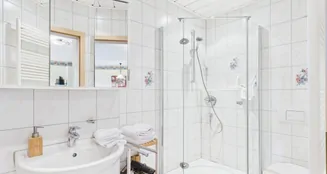 von_poll_real_estate_property_25431011_image_7