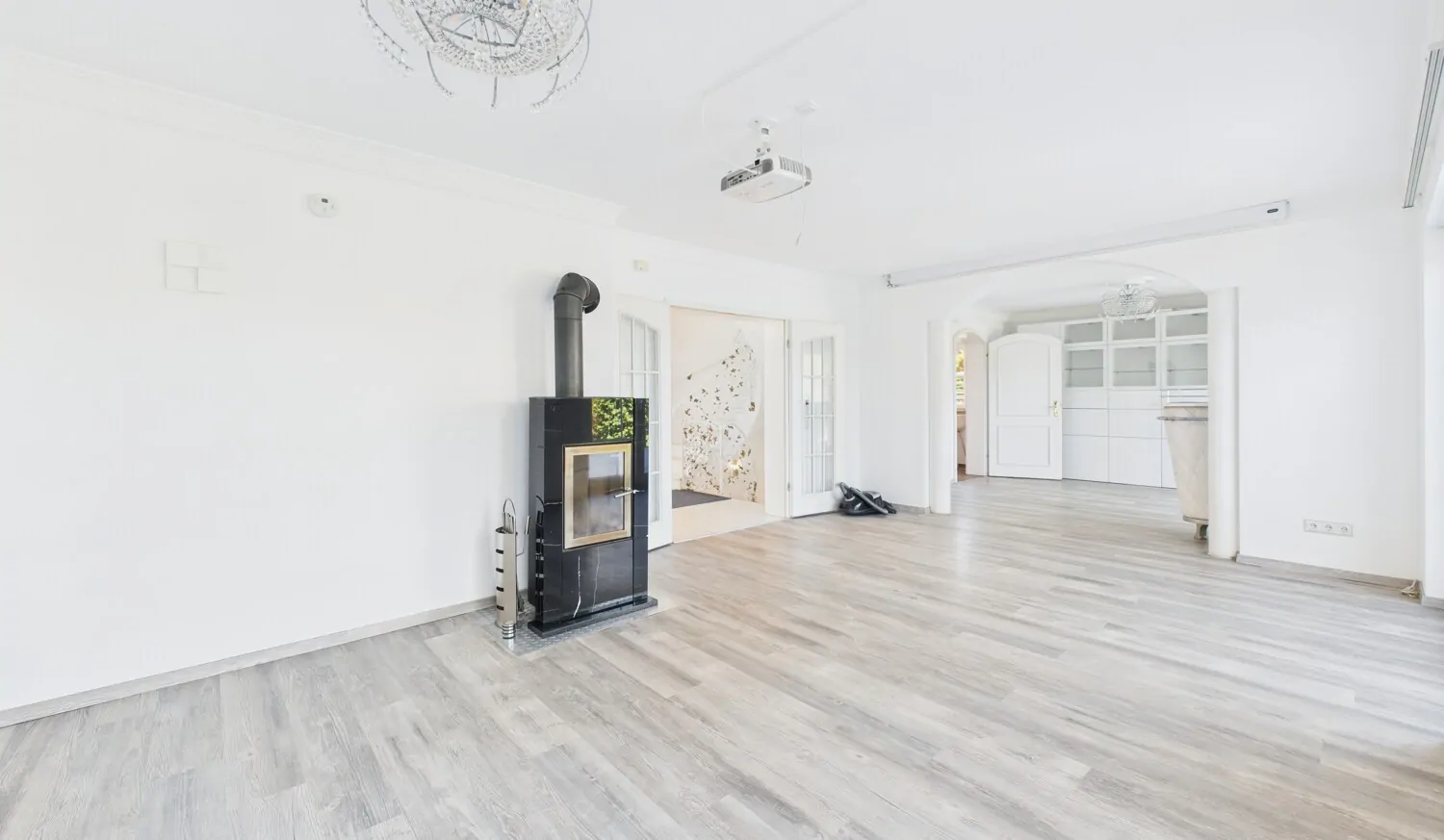 Wohnen und Essen mit Kamin