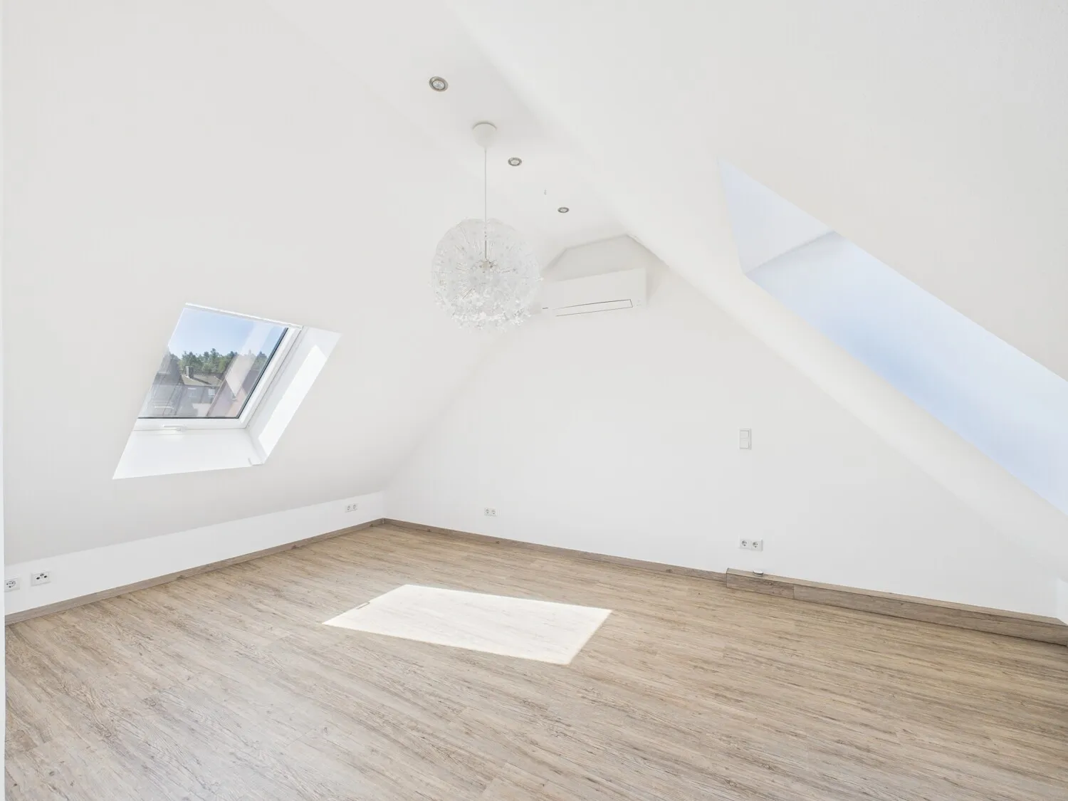 klimatisiertes Jugendzimmer im Dachgeschoss