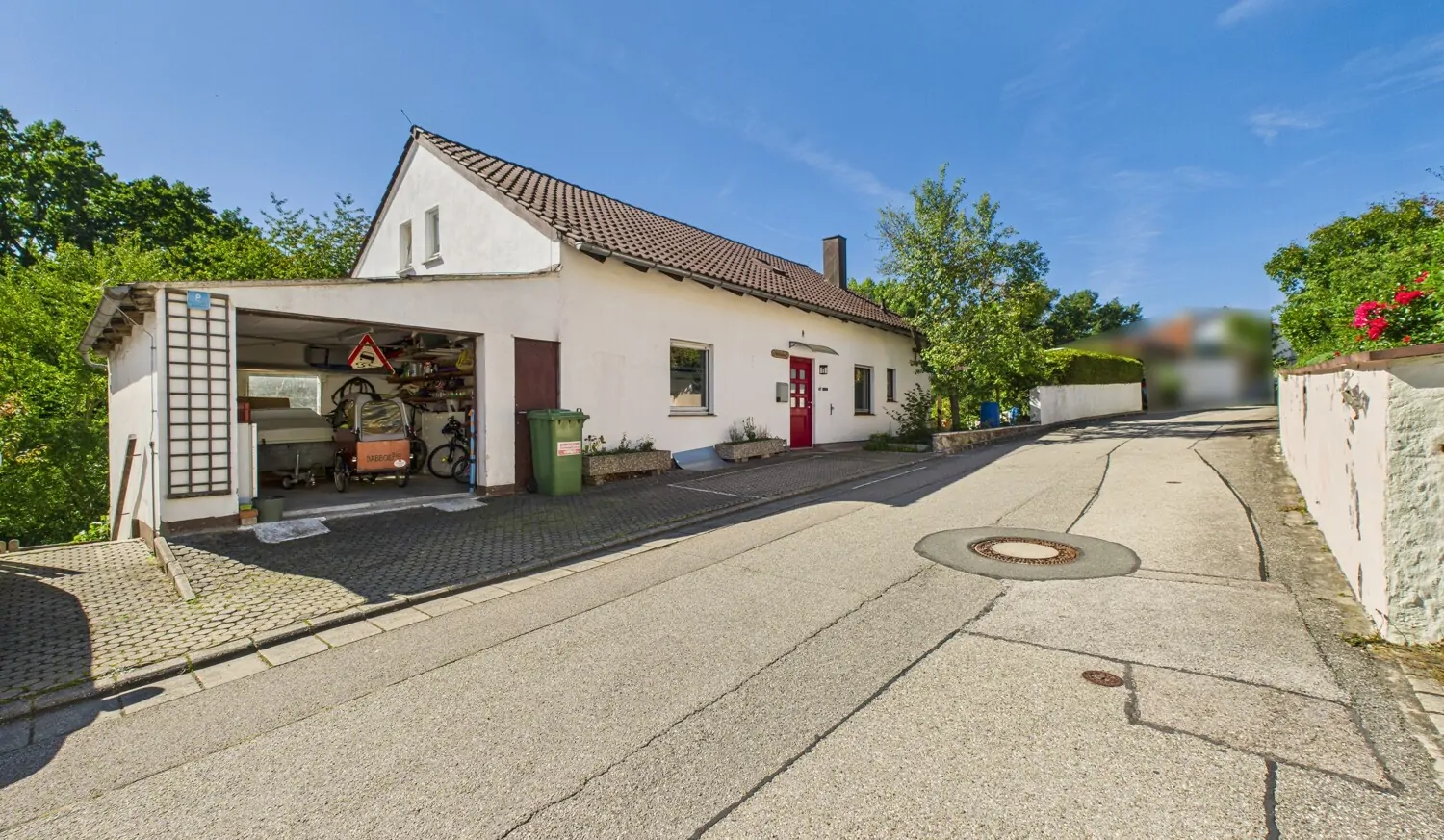 Außenansicht von der Straße